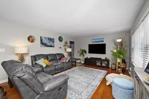 1612 31st Street A, Moline, IL 61265 - Photo 2