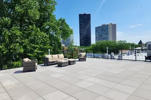 5240 N Winthrop Ave, Chicago, IL 60640 - Photo 2