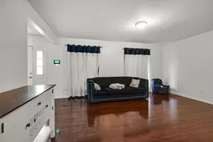 18409 Willow Ln, Lansing, IL 60438 - Photo 2