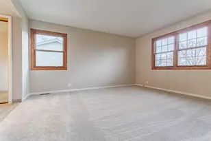 544 Northampton Cir, Elk Grove Village, IL 60007 - Photo 12