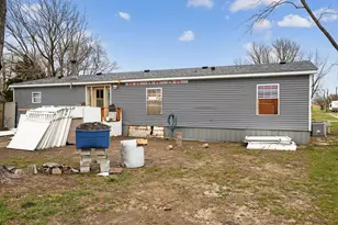 21309 Gambill Ln, Carlyle, IL 62231 - Photo 4