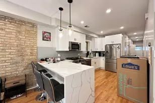 1424 N Bosworth Ave, Chicago, IL 60642 - Photo 2
