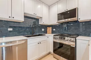 1535 W Estes Ave, Chicago, IL 60626 - Photo 10
