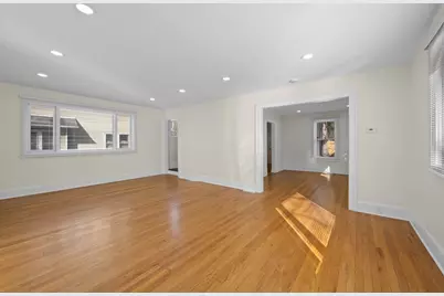 823 Deerfield Road, Highland Park, IL 60035 - Photo 4