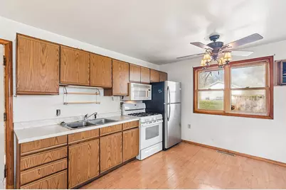 201 N Eagle Island Road, Kankakee, IL 60901 - Photo 6