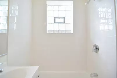 4241 N Kenmore Avenue #G6, Chicago, IL 60613 - Photo 12