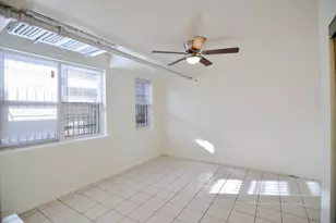 4241 N Kenmore Ave, Chicago, IL 60613 - Photo 10