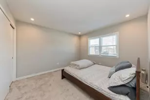 856 E Capri Dr, Palatine, IL 60074 - Photo 12