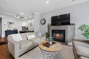 3745 N Wilton Ave, Chicago, IL 60613 - Photo 4