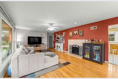 216 W Rand Road, Mount Prospect, IL 60056 - Photo 2