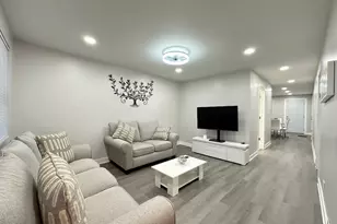 1937 W Grand Ave, Chicago, IL 60622 - Photo 10