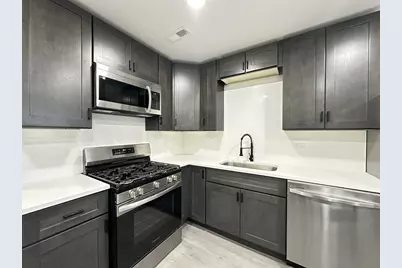 1937 W Grand Avenue #2, Chicago, IL 60622 - Photo 2