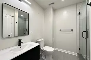 1937 W Grand Ave, Chicago, IL 60622 - Photo 18