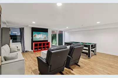 1319 N Sandburg Terrace, Chicago, IL 60610 - Photo 24