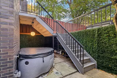 1319 N Sandburg Terrace, Chicago, IL 60610 - Photo 30