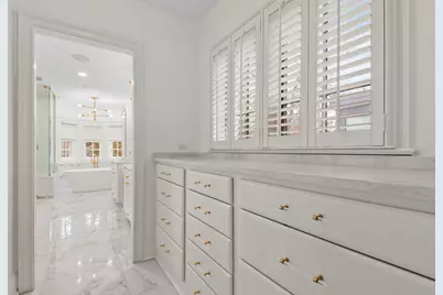 338 E Witchwood Lane, Lake Bluff, IL 60044 - Photo 16