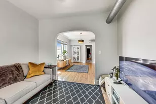 2145 W Thomas St, Chicago, IL 60622 - Photo 2