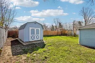 1819 Papoose Rd, Carpentersville, IL 60110 - Photo 16