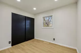 1819 Papoose Rd, Carpentersville, IL 60110 - Photo 12