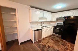 5850 W 87th St, Burbank, IL 60459 - Photo 4