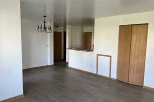 2115 Silverstone Dr, Carpentersville, IL 60110 - Photo 4