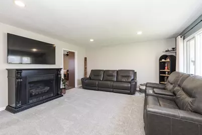 405 W Jeffery Street, Cullom, IL 60929 - Photo 6