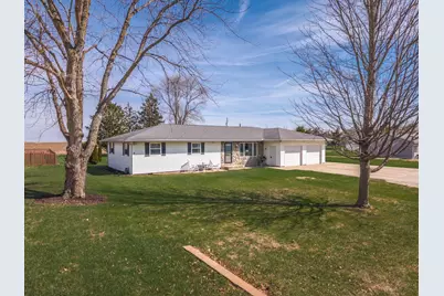 405 W Jeffery Street, Cullom, IL 60929 - Photo 2
