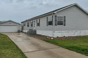 18 Eagle Ln, Beecher, IL 60401 - Photo 1