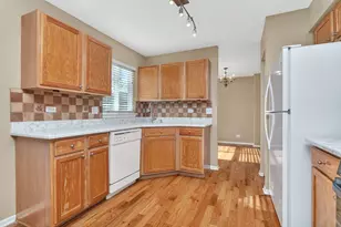 2509 Rosehall Ln, Aurora, IL 60503 - Photo 16