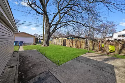 298 Merrill Avenue, Calumet City, IL 60409 - Photo 4