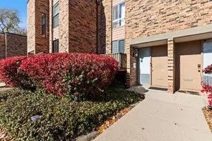 1620 Waxwing Ct, Schaumburg, IL 60173 - Photo 2