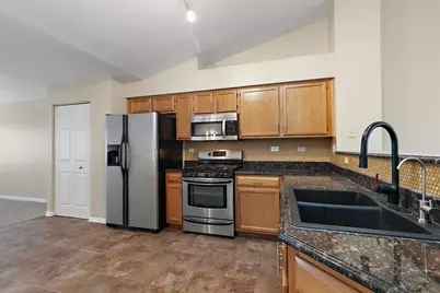 240 Camel Bend Court #0, Schaumburg, IL 60194 - Photo 6