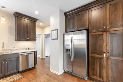 5471 N Parkside Avenue, Chicago, IL 60630 - Photo 8