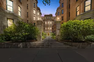 550 W Surf St, Chicago, IL 60657 - Photo 16