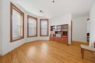 550 W Surf St, Chicago, IL 60657 - Photo 8