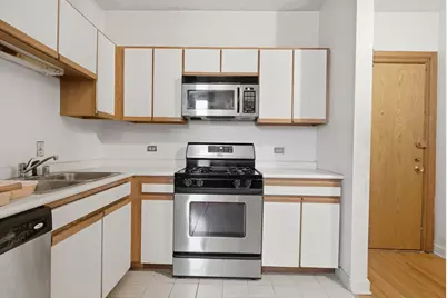 550 W Surf Street #319, Chicago, IL 60657 - Photo 4