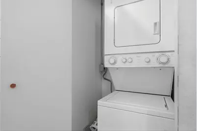 550 W Surf Street #319, Chicago, IL 60657 - Photo 12