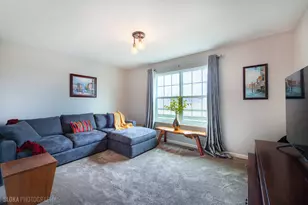 308 Fieldstone Dr, Woodstock, IL 60098 - Photo 6