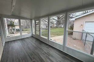 109 Hickory Dr, Lindenhurst, IL 60046 - Photo 10