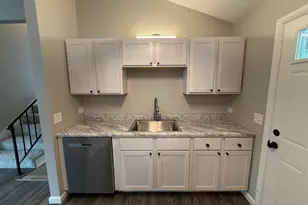 109 Hickory Dr, Lindenhurst, IL 60046 - Photo 8