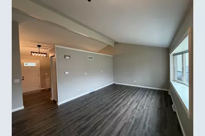 109 Hickory Drive, Lindenhurst, IL 60046 - Photo 2