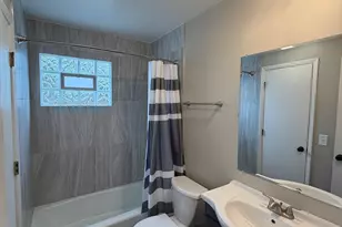 109 Hickory Dr, Lindenhurst, IL 60046 - Photo 22