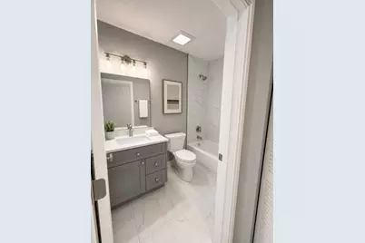 141 S Oak Park Avenue #9, Oak Park, IL 60302 - Photo 4