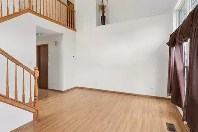 728 Wildflower Circle, Naperville, IL 60540 - Photo 2