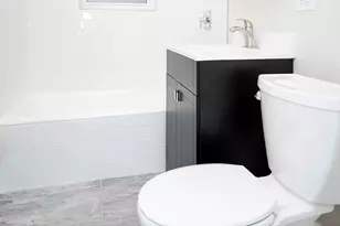 648 W Roscoe St, Chicago, IL 60657 - Photo 12