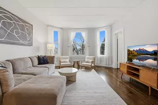 4327 N Avers Ave, Chicago, IL 60618 - Photo 2