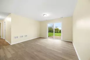 1801 215th Pl, Sauk Village, IL 60411 - Photo 4