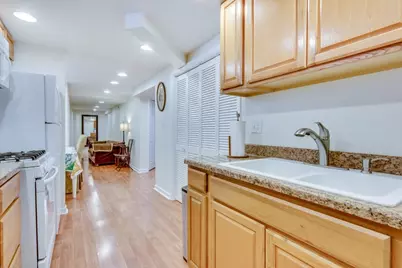 931 W Newport Avenue #1, Chicago, IL 60657 - Photo 14