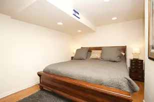 931 W Newport Ave, Chicago, IL 60657 - Photo 10