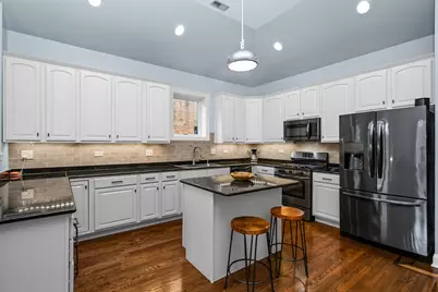 4226 N Kenmore Avenue #3, Chicago, IL 60613 - Photo 10